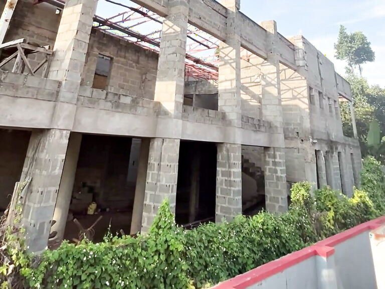 Hotel building for sale on the main road in Katasiha, Hoima City
