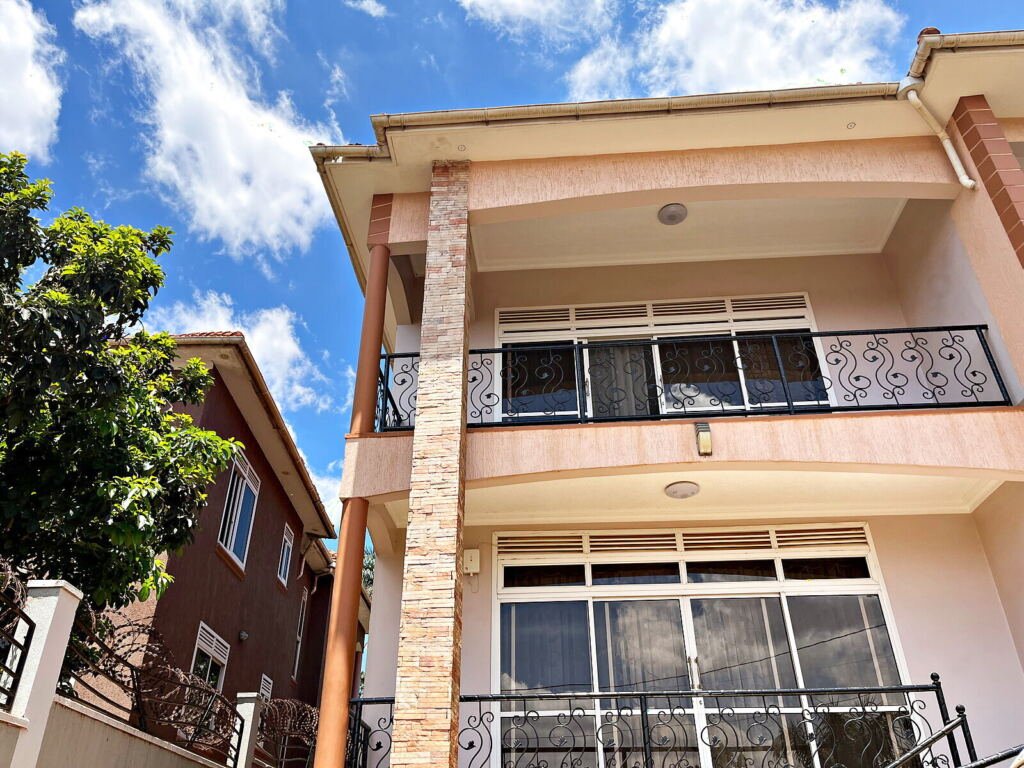 Five bedroom house for sale in Naalya: front of the house with balcony
